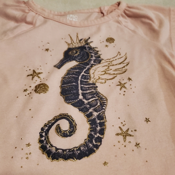 🦋2/$25  Epic Threads seahorse tee shirt - Picture 2 of 6